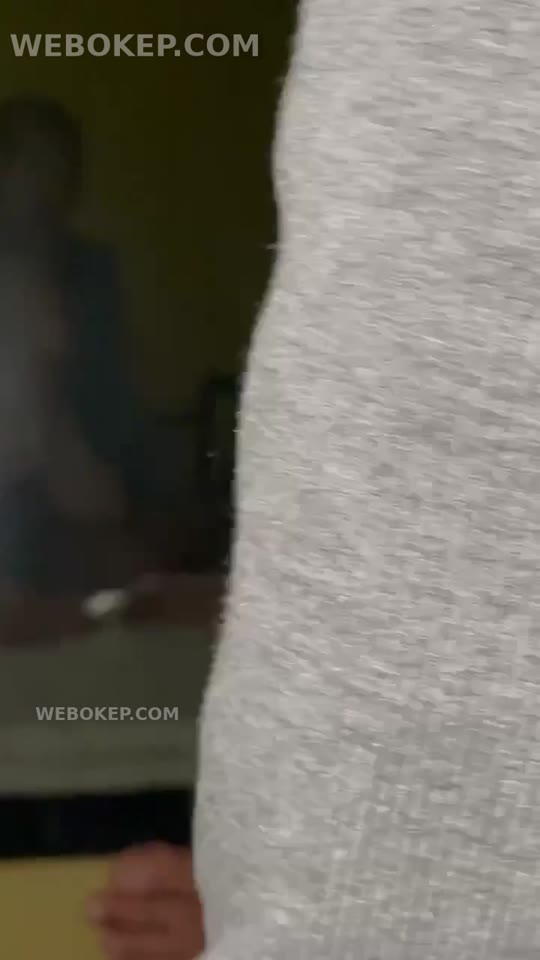Miss S Hijabers yang suka banget di atas jago goyang ! Part 1
